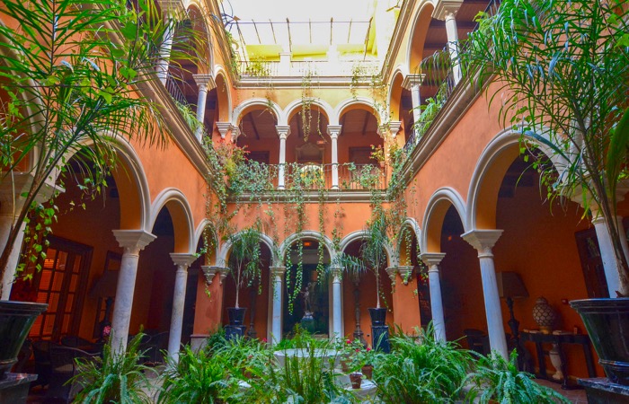 Hotel romántico Casa del Poeta en Sevilla