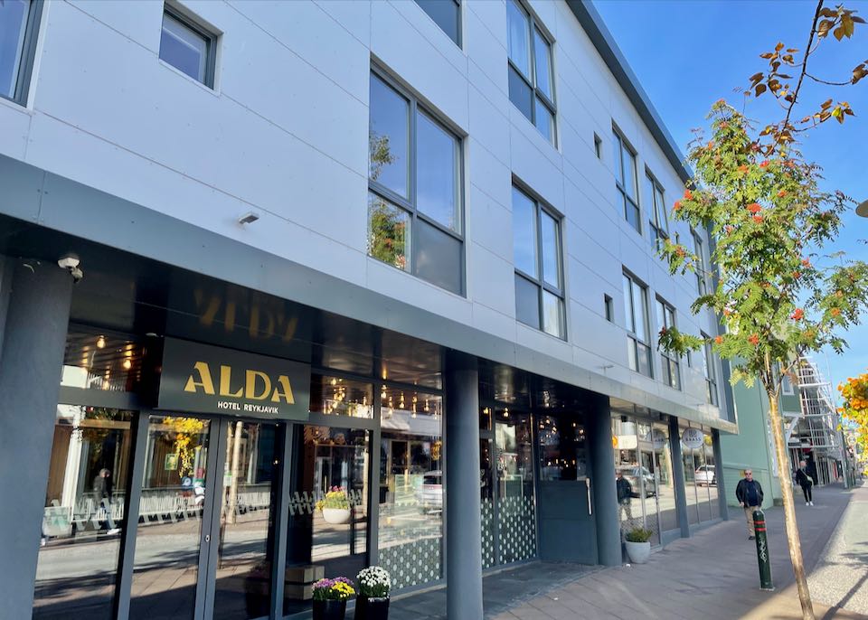 Alda Hotel en la principal calle comercial de Reykjaviki.