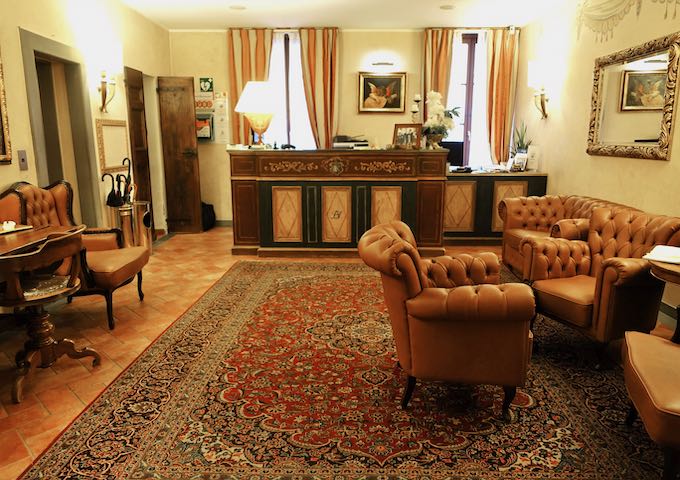 El vestíbulo del Hotel Davanzati en el centro de la ciudad de Florencia