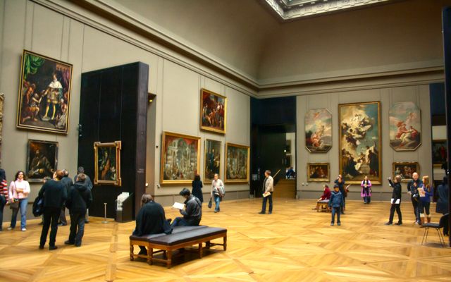 Museo del Louvre con niños