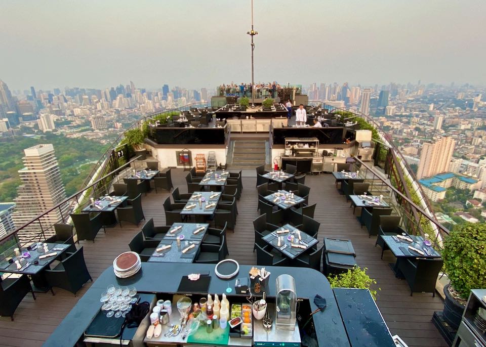 Vista desde el bar/restaurante de la azotea del hotel de Bangkok.