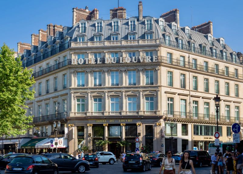 Hotel en el distrito 1 cerca del Louvre.