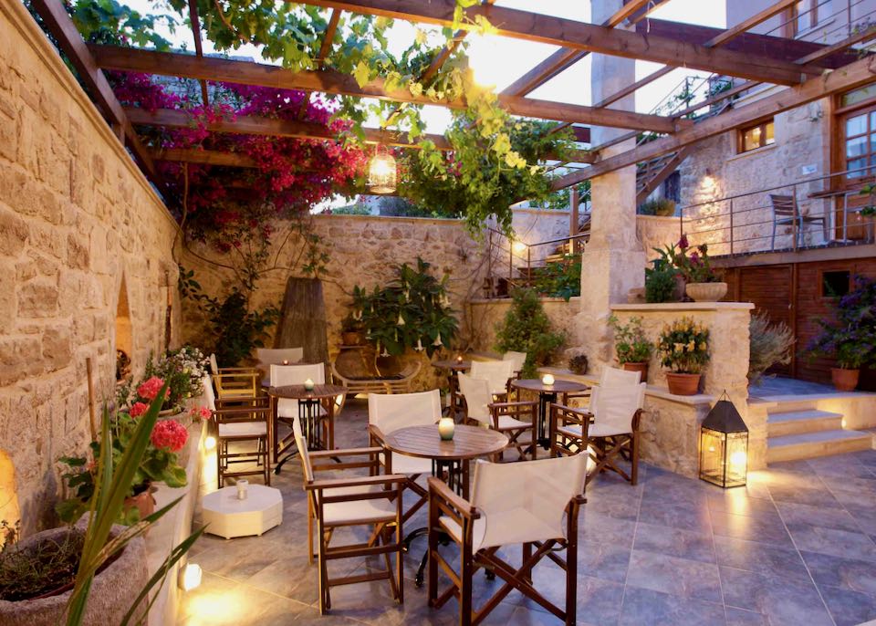 Hotel con gran restaurante en Rethymnon.